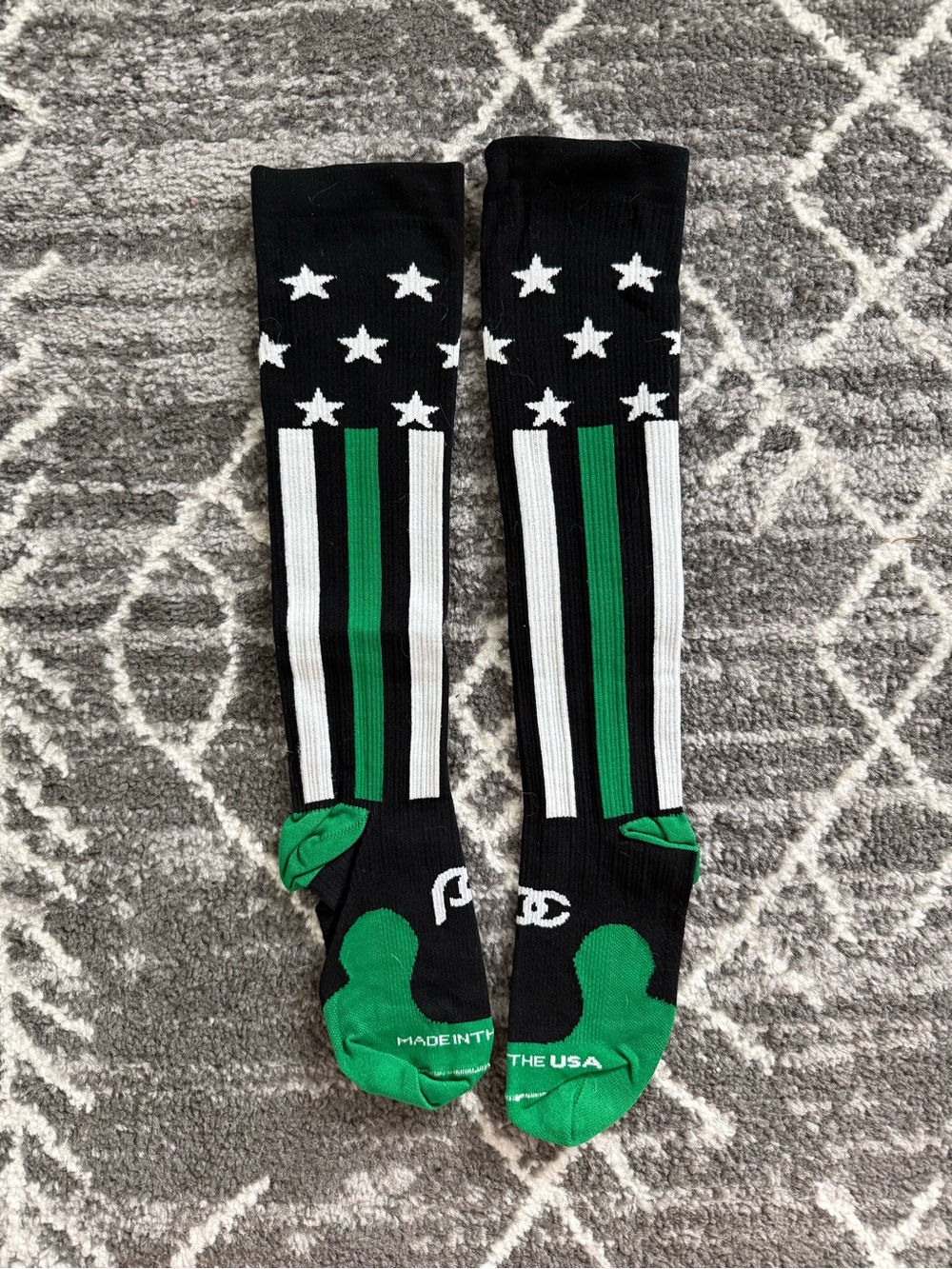 ProCompression Socks Unisex Small/Medium - Thin Green Line